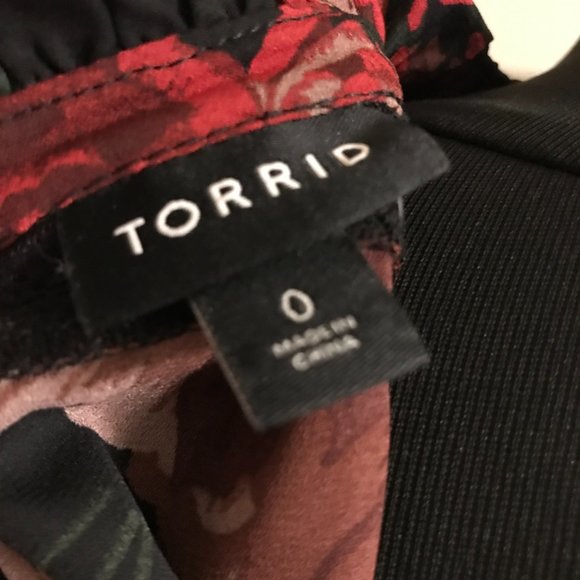NWT Silky Earth Tone & Red Blouse Torrid Size 0 (12) - Picture 8 of 8